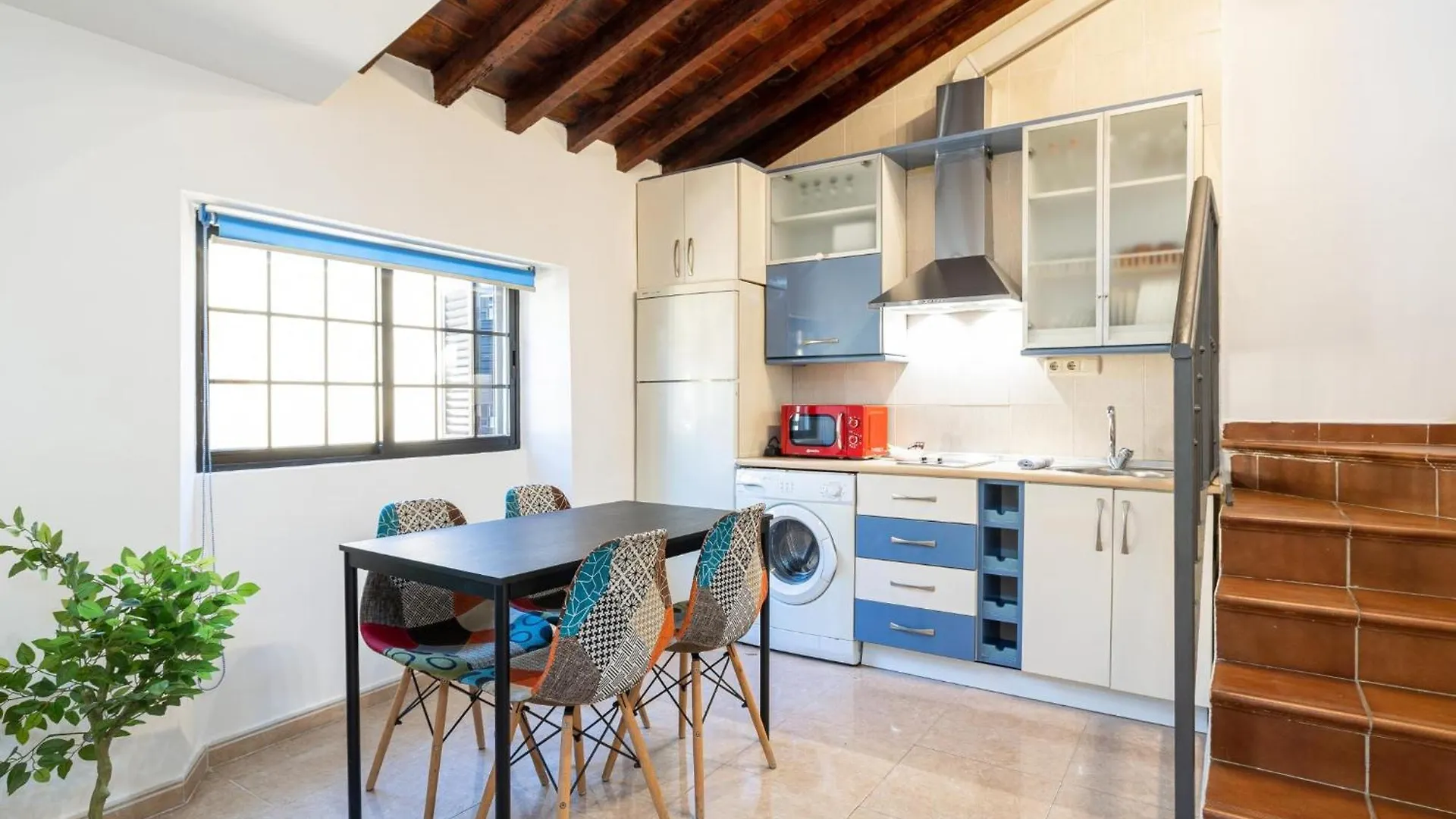 H2M Lazcano With Sunny Terrace In Old Town Malaga Apartment